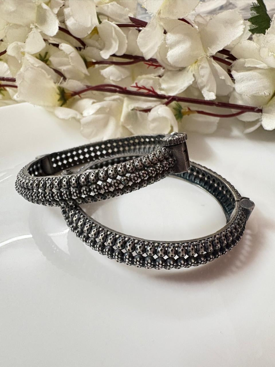 Antique Grace Silver Finish Bangles