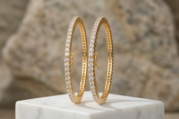 NOORANI LUMINOUS ETERNITY HINGED BANGLE