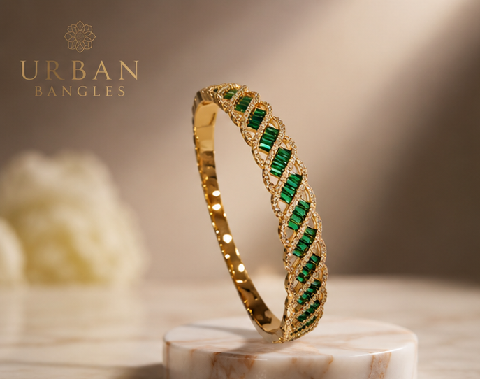 THE SHAHI LEHER EMERALD BRACELET