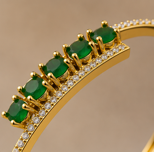 THE SHAHI TARA EMERALD BRACELET