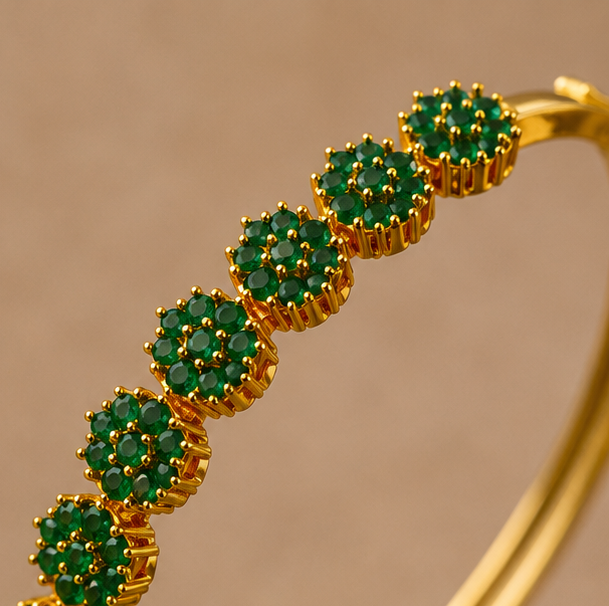 THE SHAHI GULDASTA EMERALD BANGLE-2