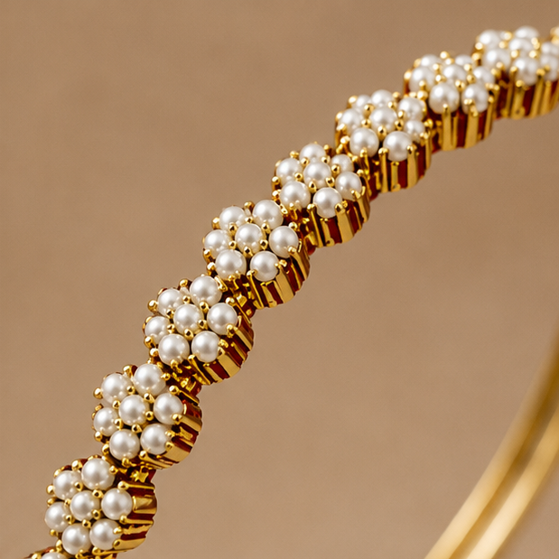THE SHAHI CHANDNI PEARL BANGLE