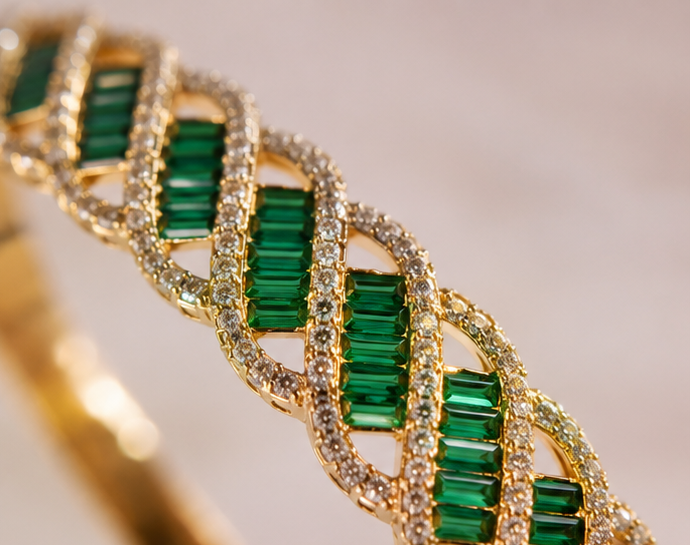 THE SHAHI LEHER EMERALD BRACELET