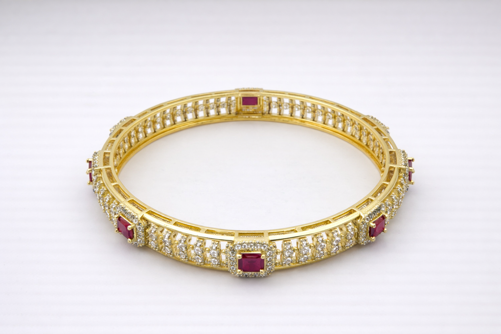 MAHARANI RUBY GLOW DIAMOND BANGLE