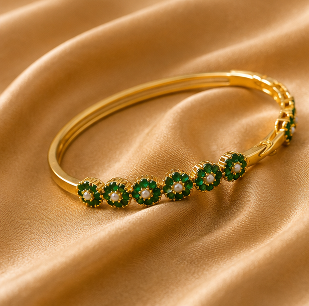 THE SHAHI GULDASTA EMERALD BANGLE