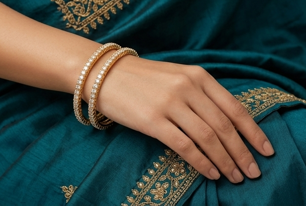 THURAYA CELESTIAL 3-SIDED ETERNITY BANGLE SET