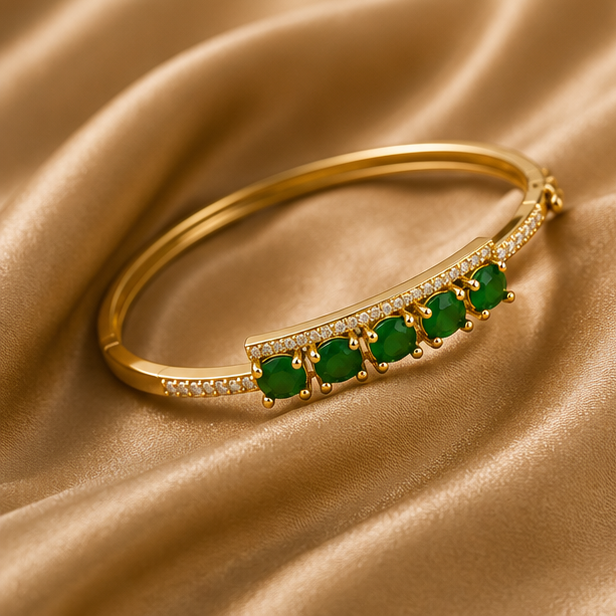 THE SHAHI TARA EMERALD BRACELET