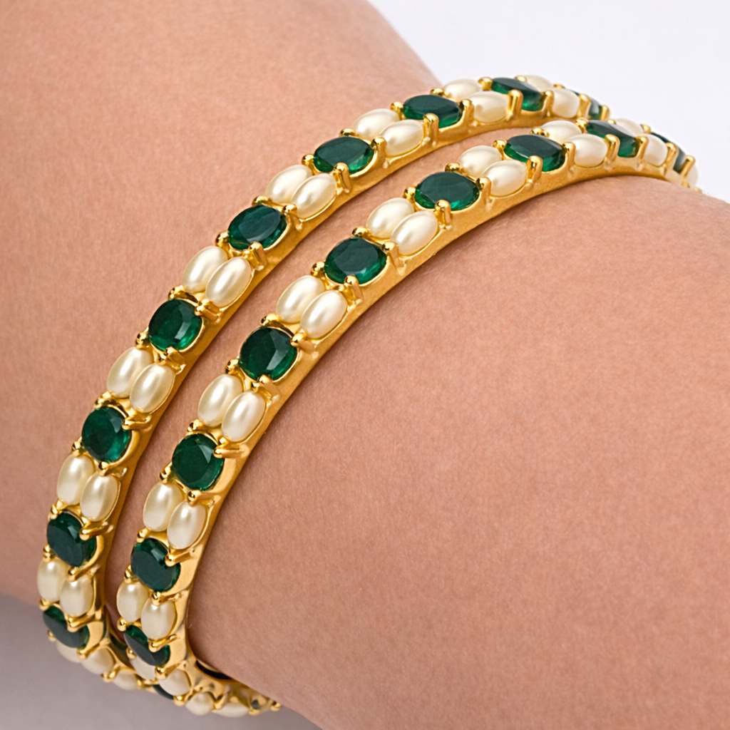 EMERALD GLOW CLASSIC BANGLE