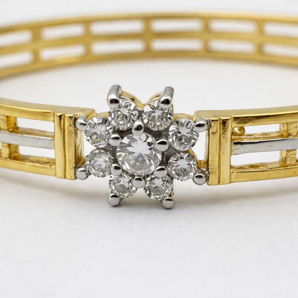 STELLAR BLOOM DIAMOND GOLD BANGLE