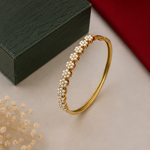 THE SHAHI CHANDNI PEARL BANGLE