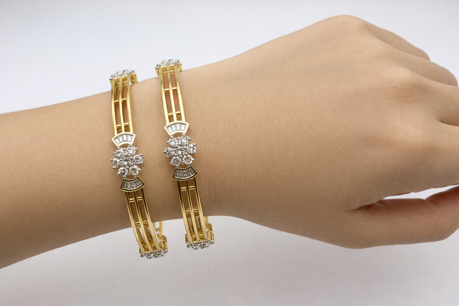 NOOR ROYALE DIAMOND BANGLE