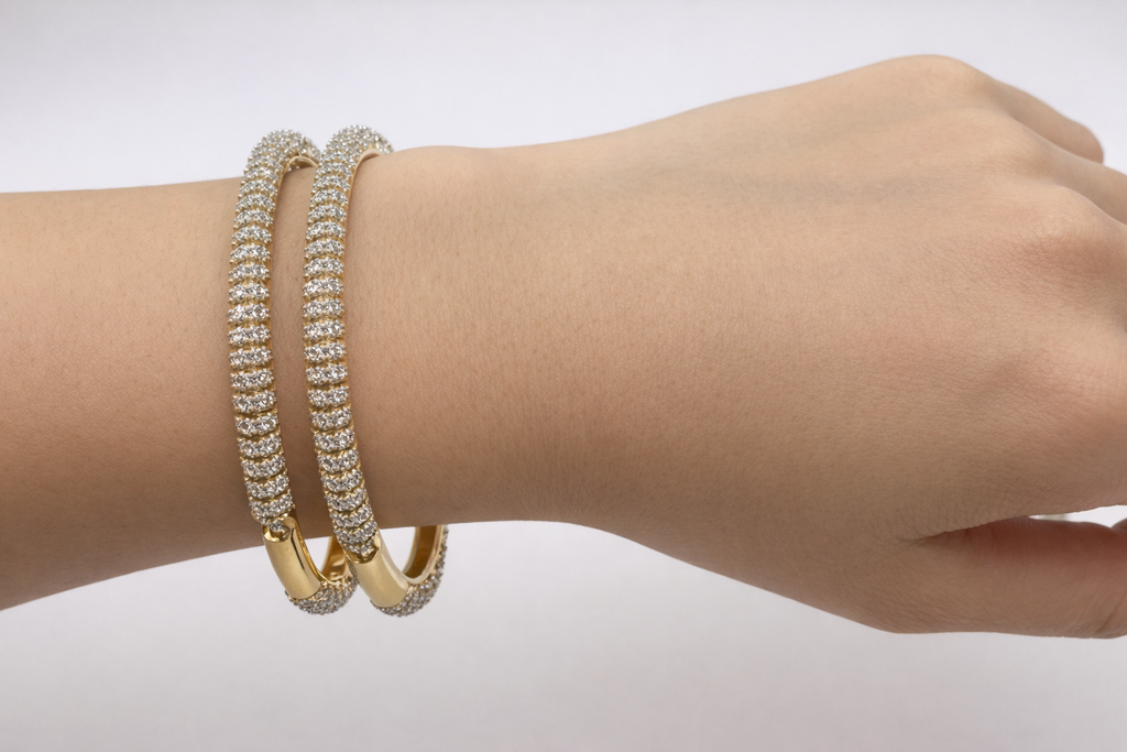 LUMINOUS LOOP DIAMOND BANGLE