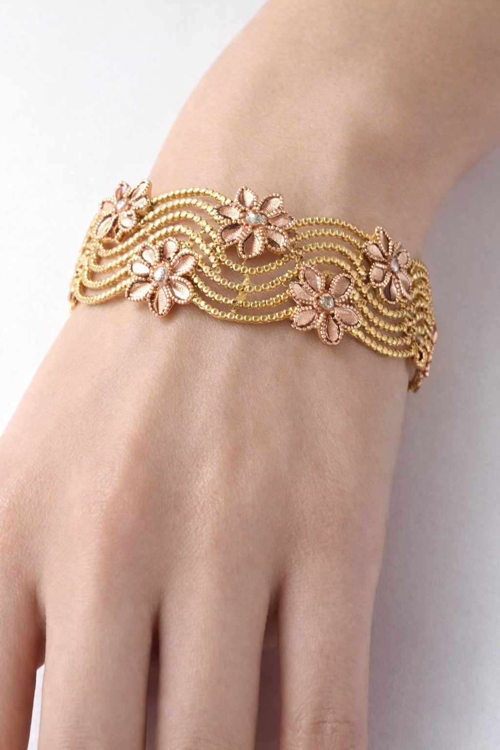 URBAN BLOOM CUFF BRACELET