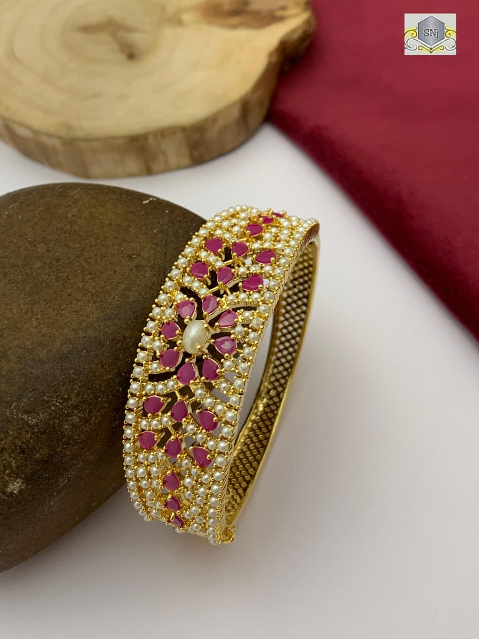 PHULWARI GOLD PLATED WITH STONES KADA