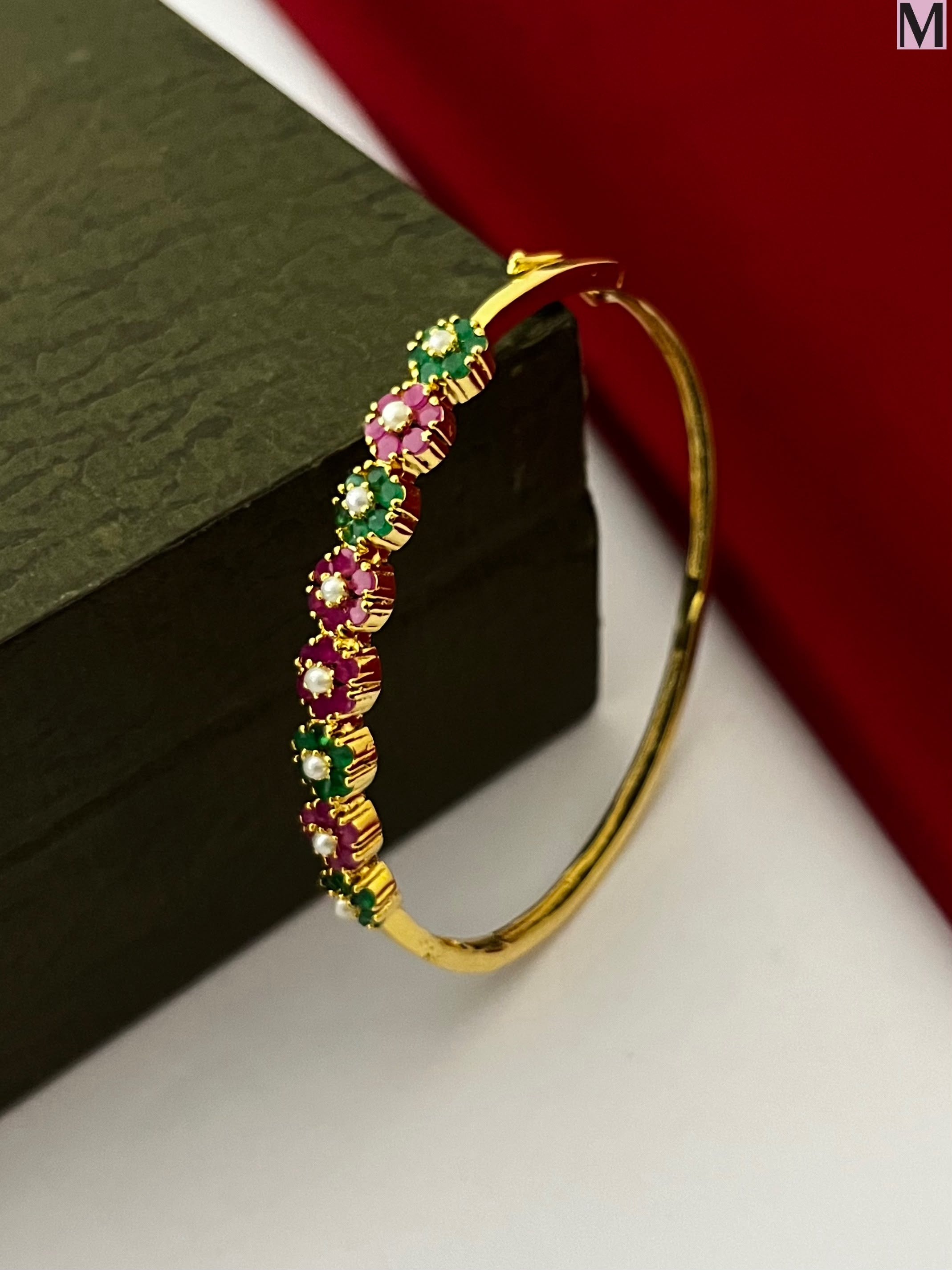 THE SHAHI BAGICHA BLOSSOM BRACELET-2
