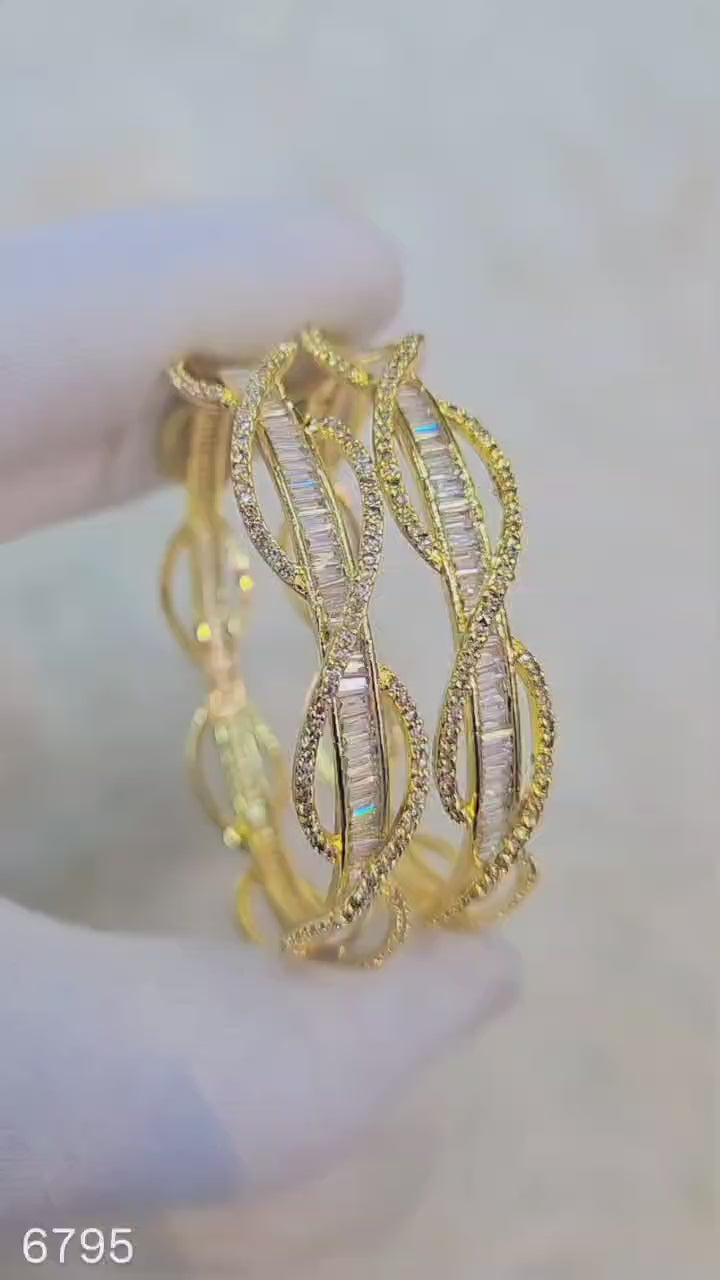 THE SHAHI HEERA TWIST KANGAN