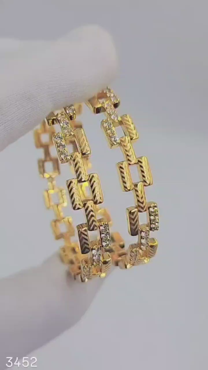 BARIQ DIAMOND BANGLE